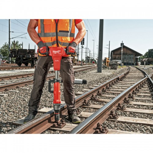Гайковерт железнодорожный аккумуляторный MILWAUKEE 1'' M18 FHIWF1R-122C (2000Нм)(ЗУ+2Х12Ач), (замена