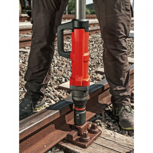 Гайковерт железнодорожный аккумуляторный MILWAUKEE 1'' M18 FHIWF1R-122C (2000Нм)(ЗУ+2Х12Ач), (замена