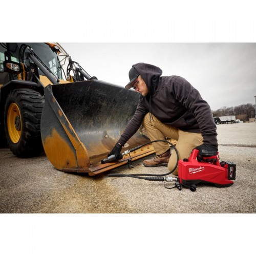 Насос вспомогательный аккумуляторный гидравлический MILWAUKEE M18 HMP700-501 (ЗУ+1Х5Ач)