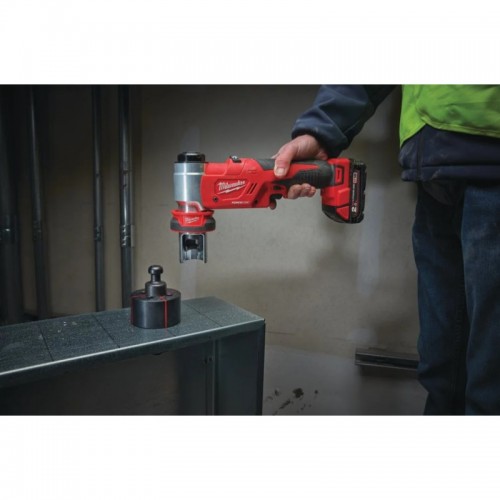 Пробойник аккумуляторный для отверстий FORCE LOGIC™ MILWAUKEE M18 HKP-201C (ЗУ+2акк.Х2Ач+кейс)