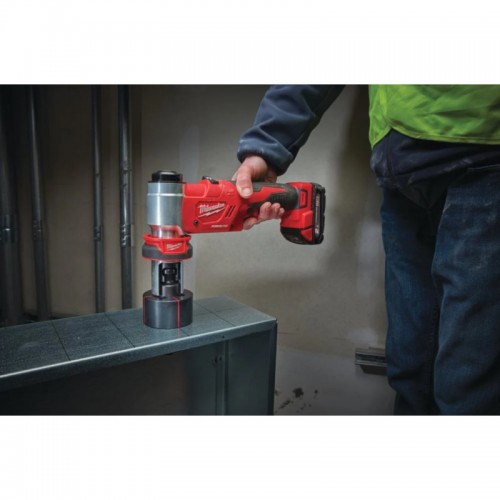 Пробойник аккумуляторный для отверстий FORCE LOGIC™ MILWAUKEE M18 HKP-201C (ЗУ+2акк.Х2Ач+кейс)