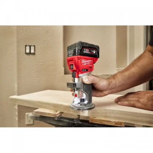 Фрезер аккумуляторный кромочный MILWAUKEE M18 FTR8-0X (каркас+HDкейс)