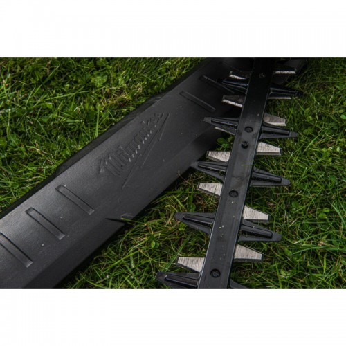 Кусторез аккумуляторный бесщеточный MILWAUKEE (лезвие 60см) M18 FHET60G2-802 (ЗУ+2ак.Х8Ач) FORGE™