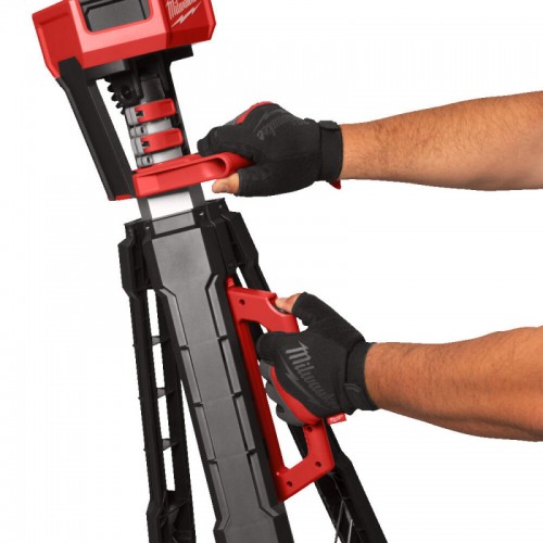 Прожектор светодиодный аккумуляторный напольный MILWAUKEE M18 SAL2-0 (каркас) + сумка в подарок