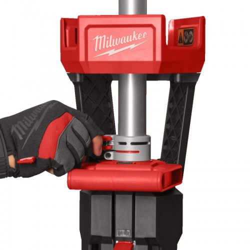 Прожектор светодиодный аккумуляторный напольный MILWAUKEE M18 SAL2-0 (каркас) + сумка в подарок