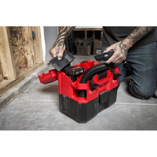 Пылесос аккумуляторный для воды и сухого мусора MILWAUKEE M12 FVCL-0 (каркас)