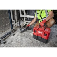 Пылесос аккумуляторный для воды и сухого мусора MILWAUKEE M12 FVCL-0 (каркас)