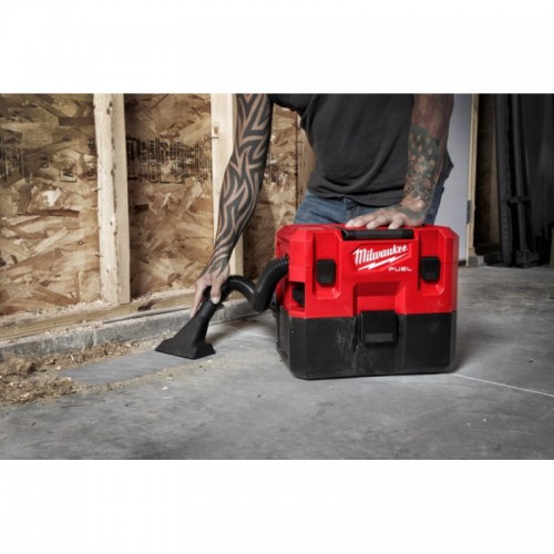 Пылесос аккумуляторный для воды и сухого мусора MILWAUKEE M12 FVCL-0 (каркас)