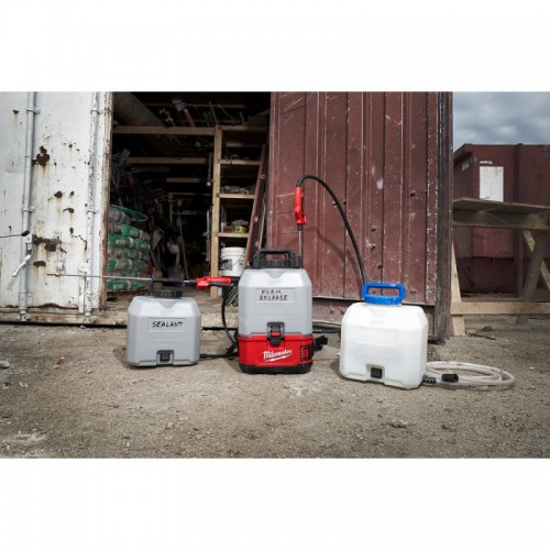 Опрыскиватель аккумуляторный ранцевый MILWAUKEE M18 BPFP-CCST SWITCH TANK™ емкость для бетона
