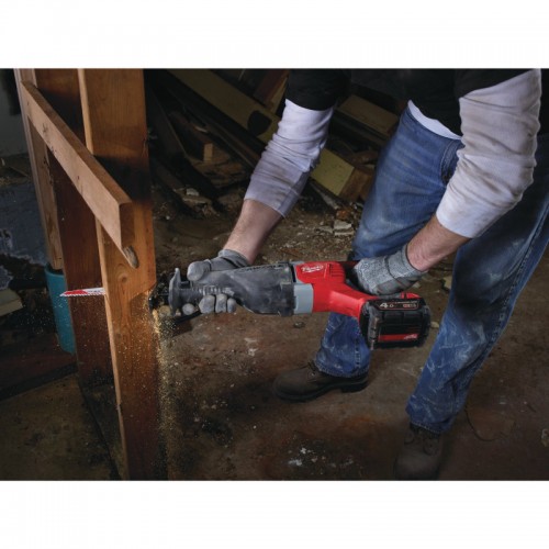 Пила сабельная аккумуляторная MILWAUKEE M18 BSX-402C (ЗУ+2акк.Х4Ач+кейс)