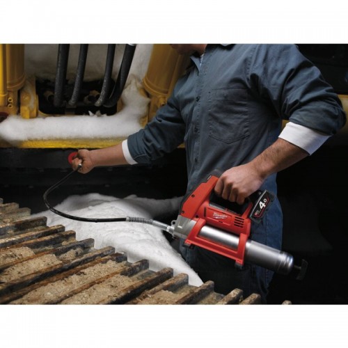 Шприц для смазки MILWAUKEE M12 GG-401B (ЗУ+1акк.Х4Ач+сумка)