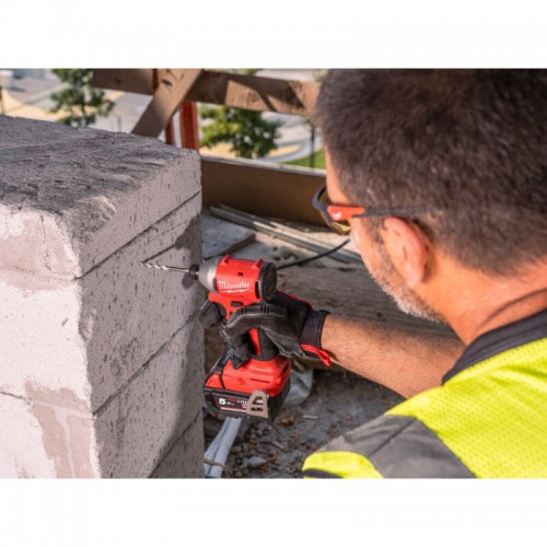 Шуруповерт ударный аккумуляторный бесщёточный MILWAUKEE (190 Нм) M18 BLIDRCMC-402C + ЖИЛЕТКА