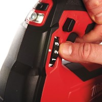 Шприц для смазки MILWAUKEE M18 GG-201C (ЗУ+1акк.Х2Ач+кейс)
