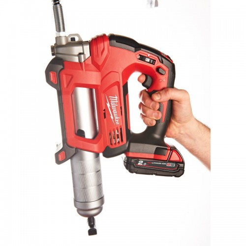Шприц для смазки MILWAUKEE M18 GG-201C (ЗУ+1акк.Х2Ач+кейс)