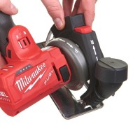 Пила дисковая универсальная аккумуляторная бесщёточная MILWAUKEE M12 FCOT-0, Ø76 (каркас)