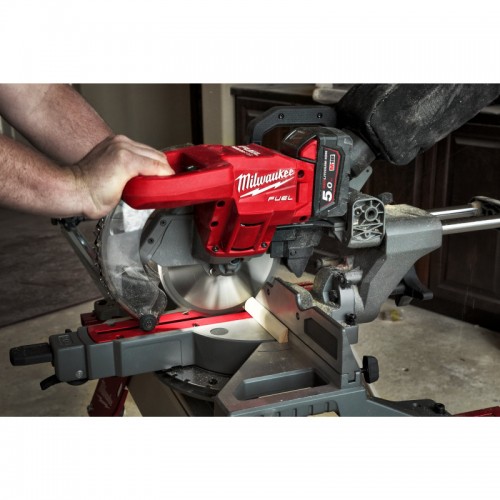 Пила торцовочная аккумуляторная бесщеточная MILWAUKEE M18 FMS190-0, (Ø190мм)
