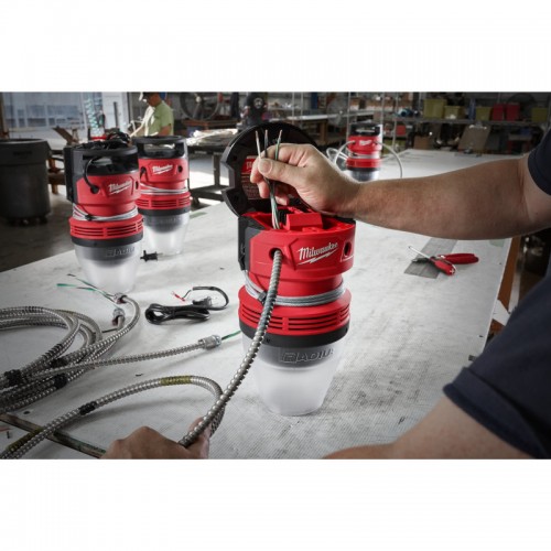Высокомощный фонарь HOBL 7000 MILWAUKEE 4933464126