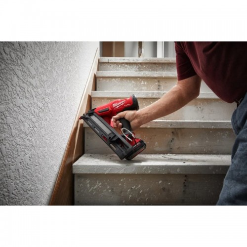 Пистолет гвоздезабивной аккумуляторный бесщёточный MILWAUKEE M18 FN15GA-0X (32-64мм)(каркас, HDкейс)