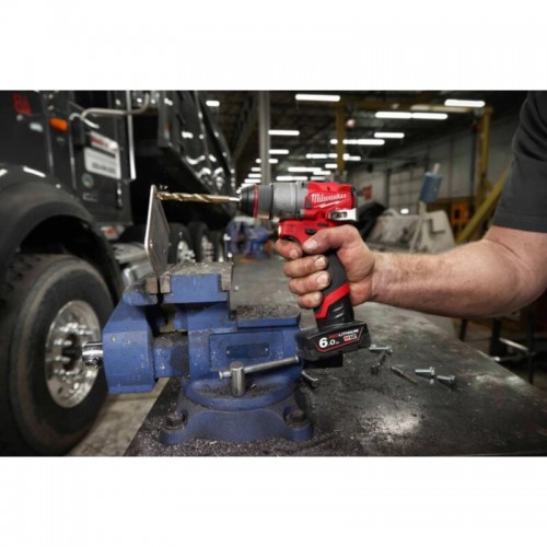 Дрель-шуруповерт аккумуляторная бесщёточная MILWAUKEE M12 FDD2-602X (45 Нм) (ЗУ+2ак.Х6Ач+HDкейс)