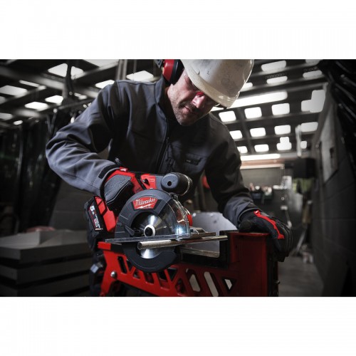 Пила дисковая аккумуляторная бесщеточная по металу MILWAUKEE M18 FMCS-502X Ø150мм (ЗУ+2Х5Ач+HDкейс)
