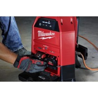 Фонарь светодиодный аккумуляторный MILWAUKEE M18 ONESLDP-0 ONE-KEY с зарядным устройством