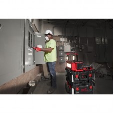 Зарядное устройство/фонарь MILWAUKEE PACKOUT M18 POALC-0