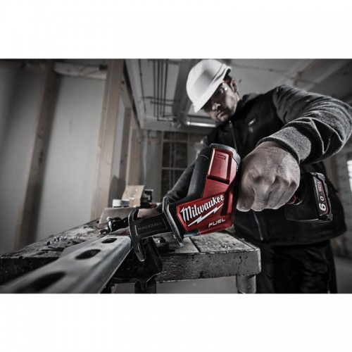 Пила сабельная аккумуляторная бесщеточная MILWAUKEE M12 CHZ-202C (ЗУ+2акк.Х2Ач+кейс)