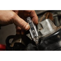 Головка хромована з магнітом 3/8'' MILWAUKEE, для свічок запалювання, 20,8 мм