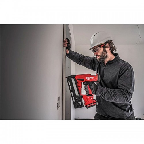Пистолет гвоздезабивной аккумуляторный бесщёточный MILWAUKEE M18 FN16GA-0X (32-64мм)(каркас, HDкейс)