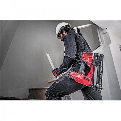 Пистолет гвоздезабивной аккумуляторный бесщёточный MILWAUKEE M18 FN16GA-202X (32-64мм)(ЗУ+2Х2Ач)