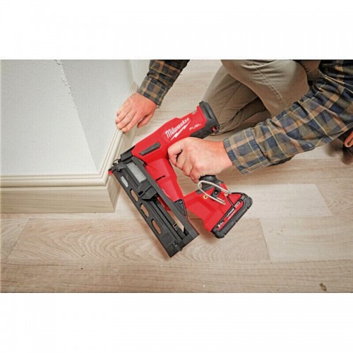 Пистолет гвоздезабивной аккумуляторный бесщёточный MILWAUKEE M18 FN16GA-202X (32-64мм)(ЗУ+2Х2Ач)