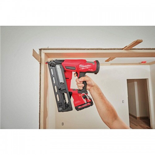Пистолет гвоздезабивной аккумуляторный бесщёточный MILWAUKEE M18 FN16GA-202X (32-64мм)(ЗУ+2Х2Ач)