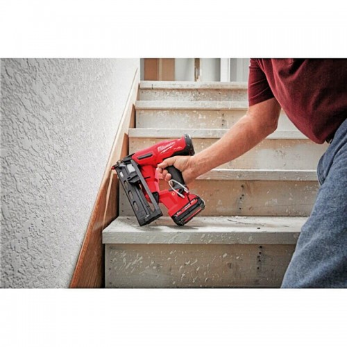 Пистолет гвоздезабивной аккумуляторный бесщёточный MILWAUKEE M18 FN16GA-202X (32-64мм)(ЗУ+2Х2Ач)