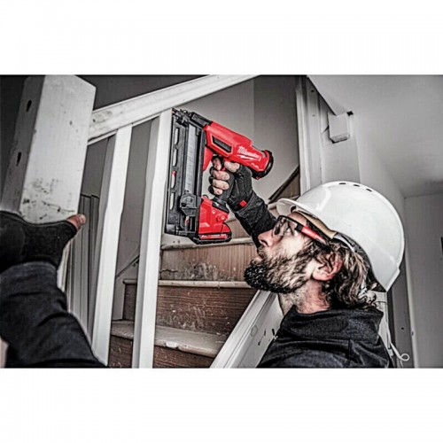 Пистолет гвоздезабивной аккумуляторный бесщёточный MILWAUKEE M18 FN16GA-202X (32-64мм)(ЗУ+2Х2Ач)