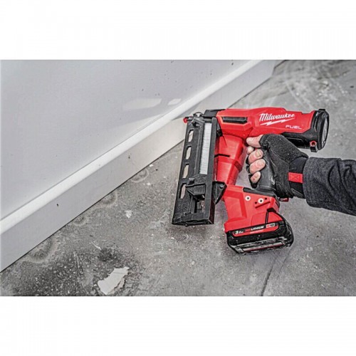 Пистолет гвоздезабивной аккумуляторный бесщёточный MILWAUKEE M18 FN16GA-202X (32-64мм)(ЗУ+2Х2Ач)