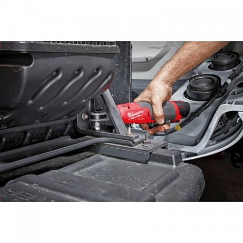 Трещётка аккумуляторная бесщёточная MILWAUKEE 3/8\" (47 Нм) M12 FHIR38-0 (каркас)