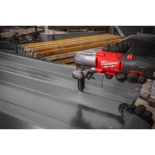 Ножницы по металлу аккумуляторные бесщёточный MILWAUKEE M12 FNB16-0 (каркас)