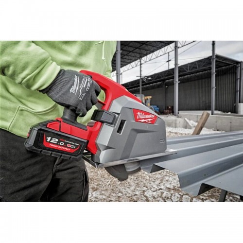 Пила дисковая аккумуляторная бесщеточная по металлу MILWAUKEE M18 FMCS66-0C Ø203мм (каркас)