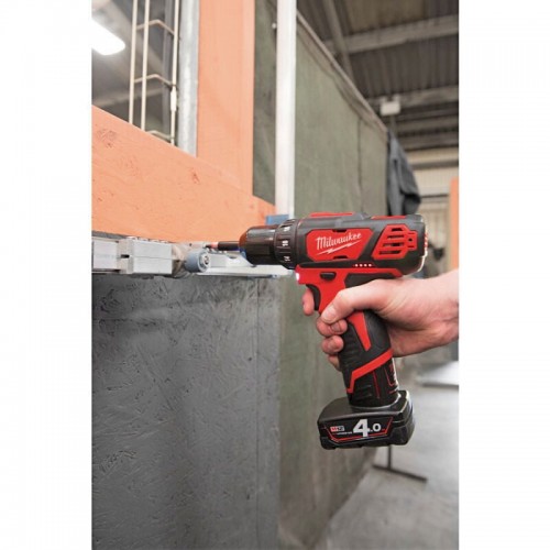 Дрель-шуруповёрт аккумуляторная MILWAUKEE M12 BDD-202C (30 Нм) (замена на 4933499686)