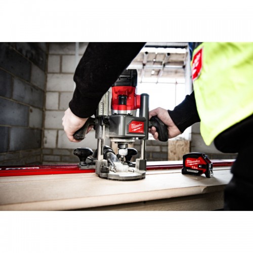 Фрезер аккумуляторный кромочный бесщеточный MILWAUKEE M18 FR12KIT-0P (каркас+подошвы)