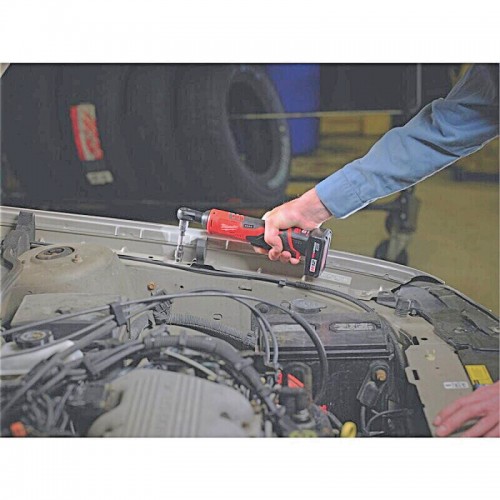 Трещётка аккумуляторная бесщёточная MILWAUKEE 1/4\" (40 Нм) M12 IR-201B (ЗУ+1акк.Х2Ач+сумка)