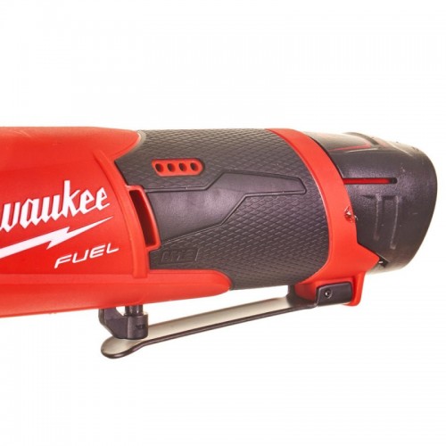 Трещётка аккумуляторная бесщёточная компактная MILWAUKEE 3/8\" (75 Нм) M12 FIR38-201B(ЗУ+1Х2Ач+сумка)