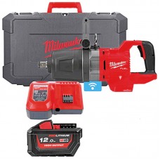 Гайковерт аккумуляторный бесщеточный MILWAUKEE 1'' (2711Нм) M18 ONEFHIWF1DS-121C, с кольцом(ЗУ+1ак.)