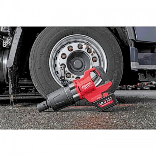 Гайковерт аккумуляторный бесщеточный MILWAUKEE 1'' (2711Нм) M18 ONEFHIWF1DS-121C, с кольцом(ЗУ+1ак.)