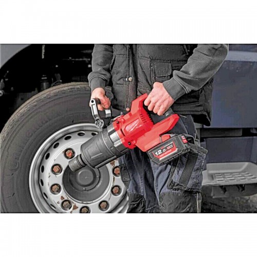 Гайковерт аккумуляторный бесщеточный MILWAUKEE 1'' (2711Нм) M18 ONEFHIWF1DS-121C, с кольцом(ЗУ+1ак.)