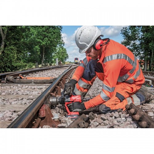 Гайковерт аккумуляторный бесщеточный MILWAUKEE 1'' (2400Нм) M18 ONEFHIWF1-0X, с кольцом (каркас)