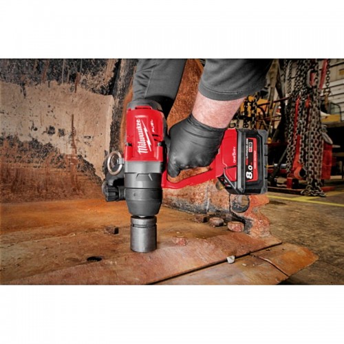 Гайковерт аккумуляторный бесщеточный MILWAUKEE 1'' (2400Нм) M18 ONEFHIWF1-0X, с кольцом (каркас)