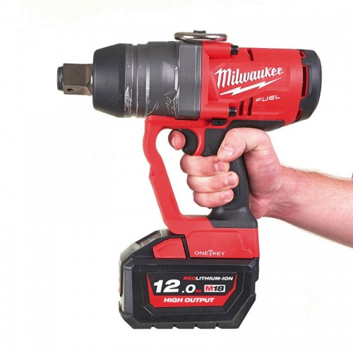 Гайковерт аккумуляторный бесщеточный MILWAUKEE 1'' (2400Нм) M18 ONEFHIWF1-0X, с кольцом (каркас)