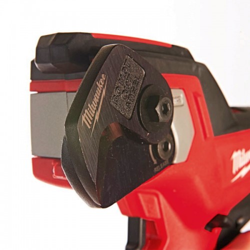 Кабелерез аккумуляторный MILWAUKEE M12 CC-0 до 32 мм