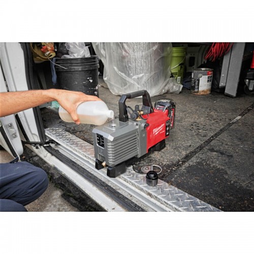 Насос вакуумный аккумуляторный бесщёточный MILWAUKEE M18 FVP5-0 (каркас)